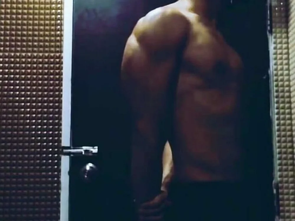 musclemass34's Offline XXX Chat