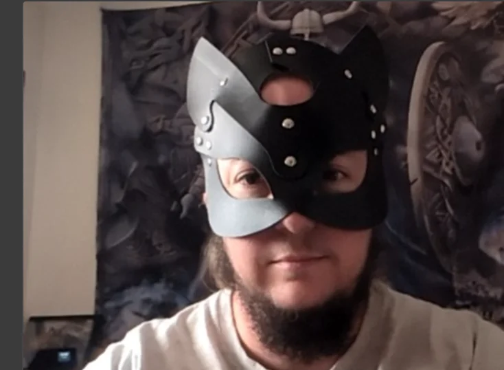 PainTiger's Offline Chat Room