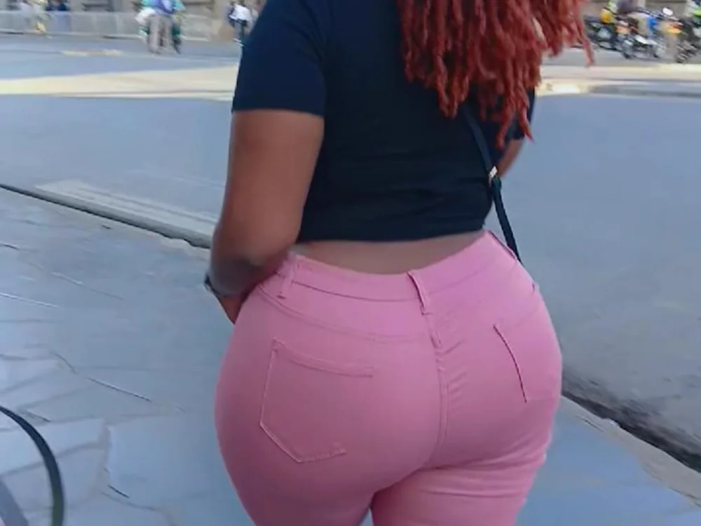 غرفة دردشة Thicky_thickk دون اتصال