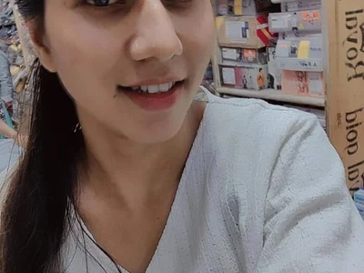LONI_RA - Girl 