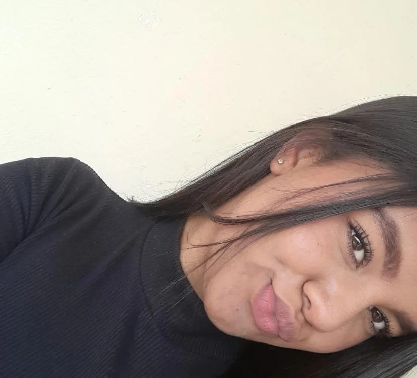 Chloee_Pink_ Adlı Modelin Çevrimdışı Sohbet Odası