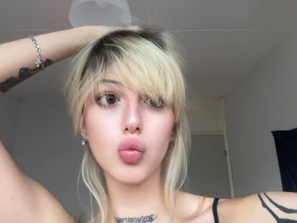 Fluffy_Delle – Offline XXX chat