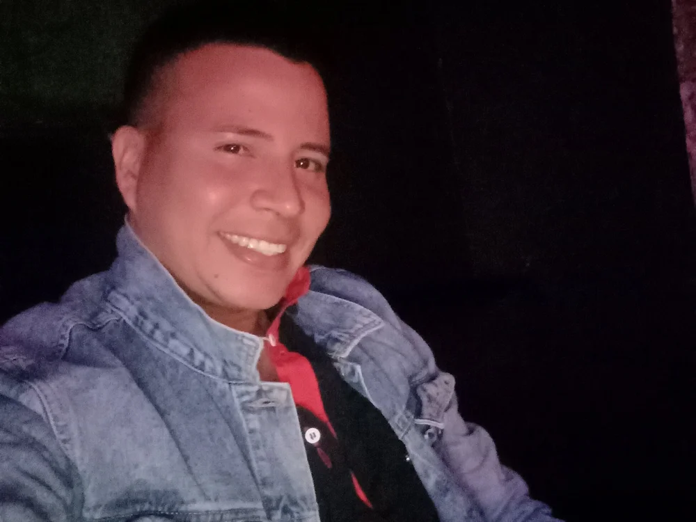 luis16mendoza's Offline XXX Chat
