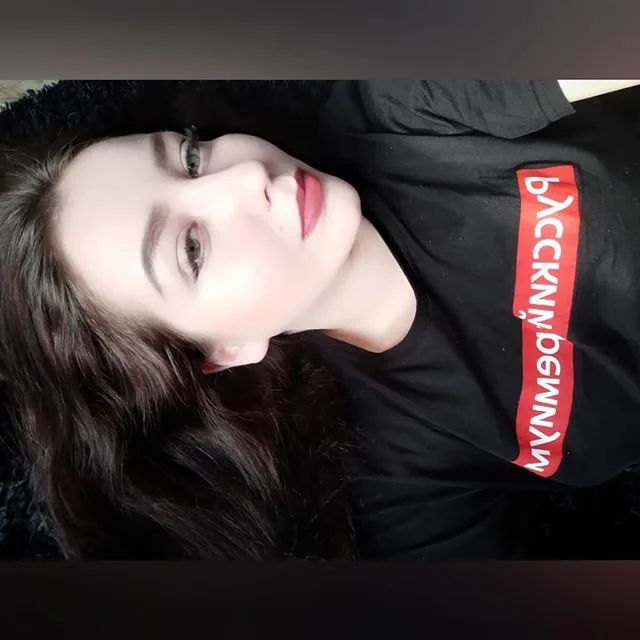 Monikaharper's Offline Chat Room
