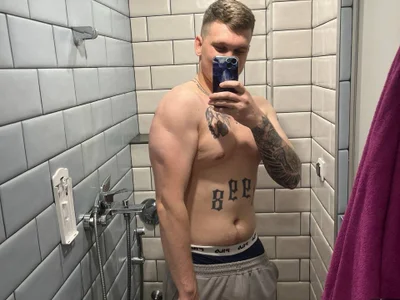 HotVanee Male Striptease Free Webcam Sex