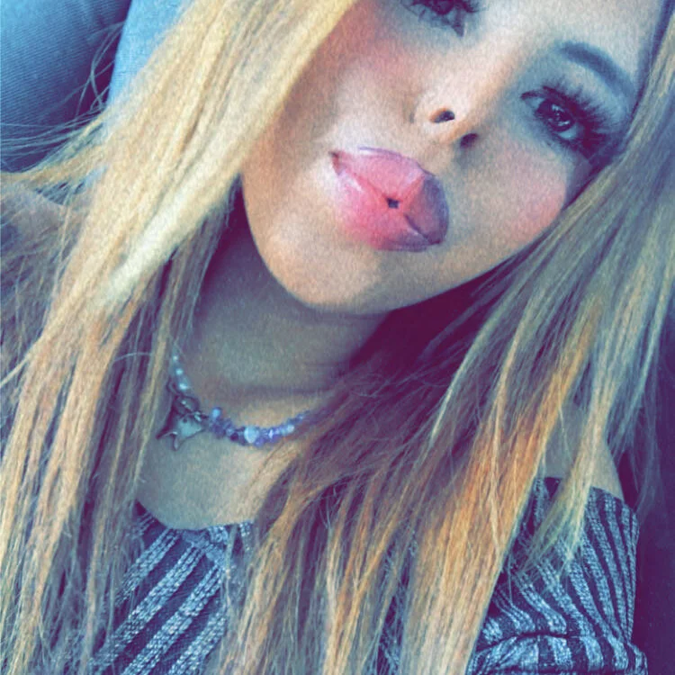 Stellarose408: офлайн-секс-чат