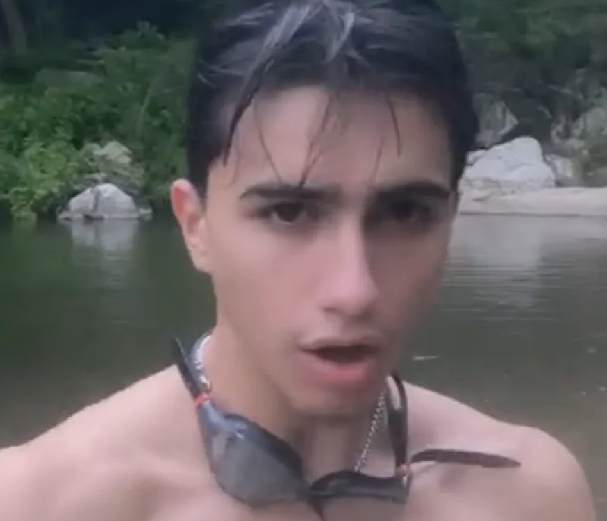 thewoofyguy offline XXX-chat