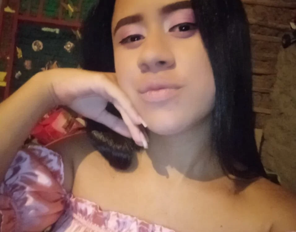 candilover18's Offline XXX Chat