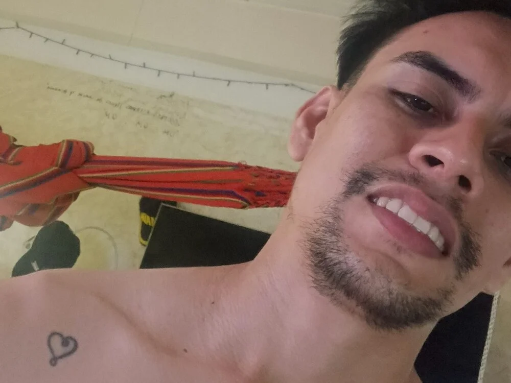 Miguel_Santos23 Adlı Modelin Çevrimdışı XXX Sohbeti