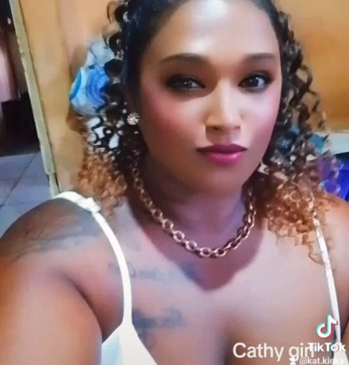 Sexy_Indian69 Adlı Modelin Çevrimdışı XXX Sohbeti