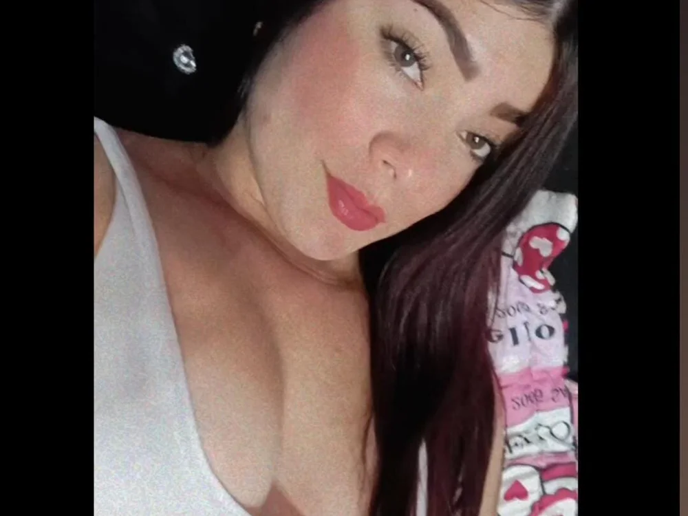 Isys_latingirl's Offline Chat Room