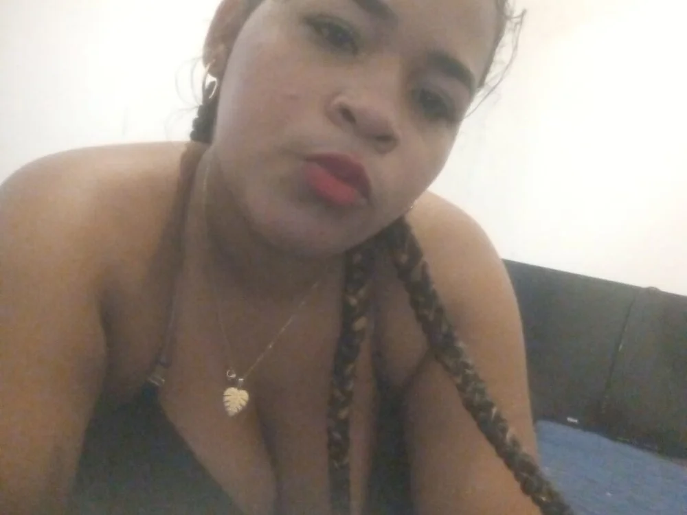 Alanna_Cruss' Offline XXX Chat