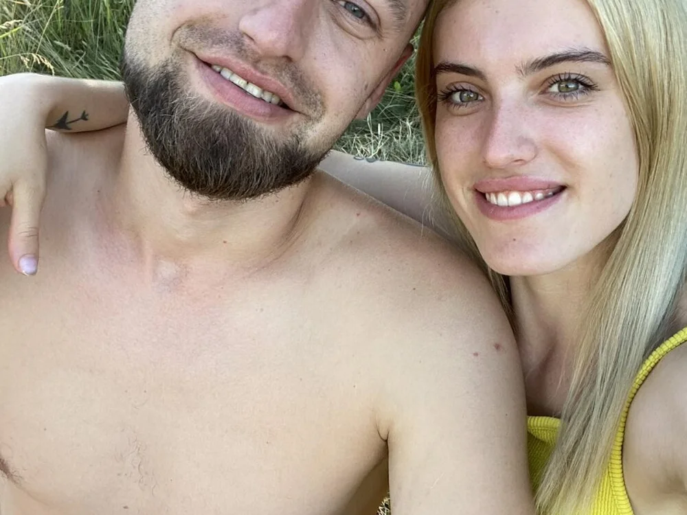 _krisvanessa_'s Offline XXX Chat