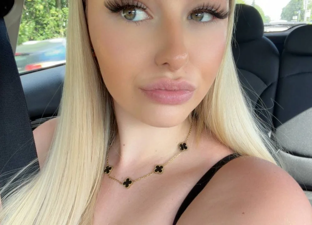 AlinaSummer's Offline XXX Chat
