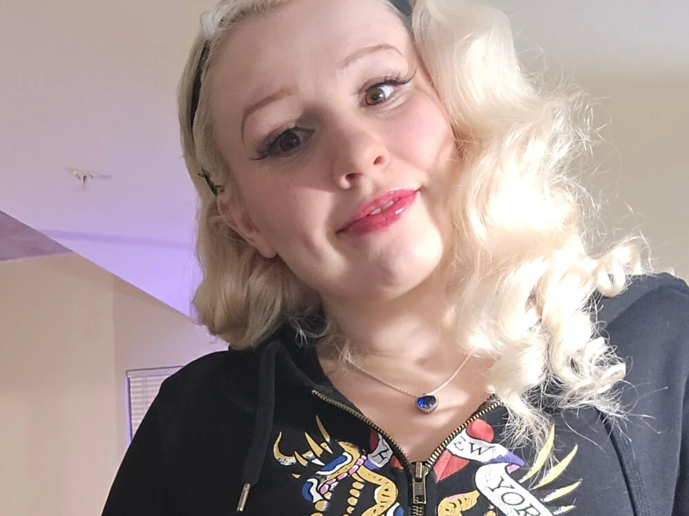 VirginDaisy: офлайн-секс-чат