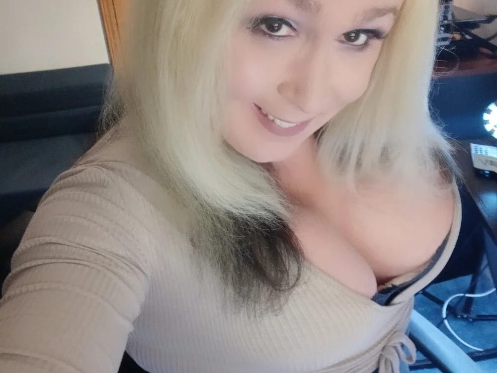 Autumn_the_Milf offline chatrum