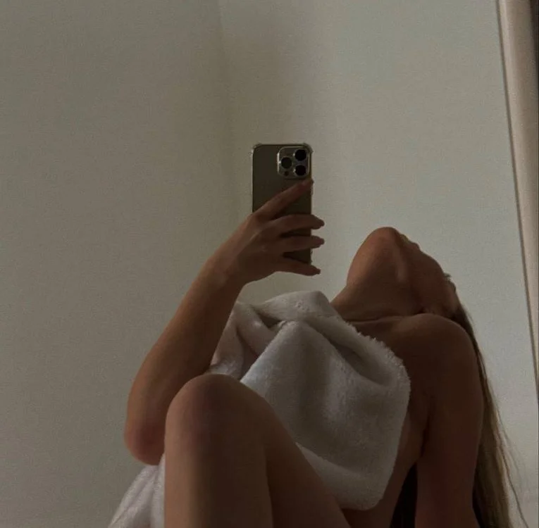 Офлайн-чат XXX Mavis_Willis