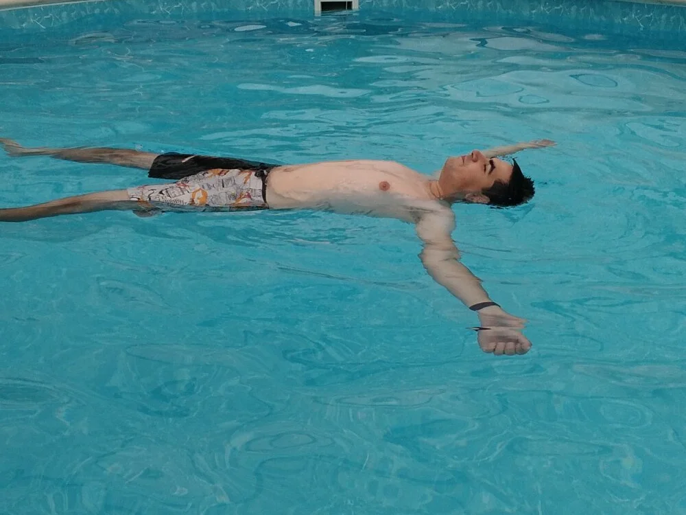 Frenchy1203 offline XXX-chatje