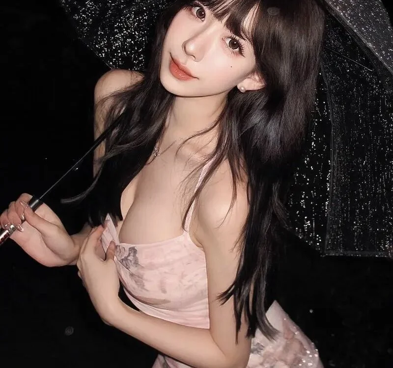 Lynlyna's most recent online preview