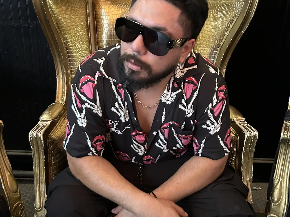 BigCowboy369's Offline Chat Room