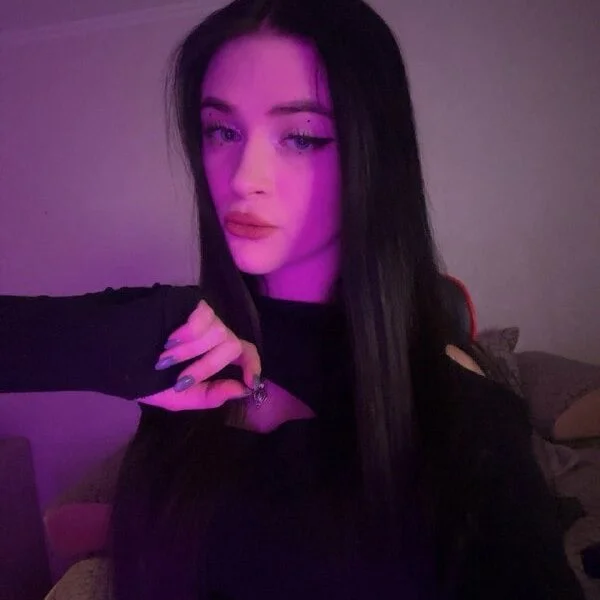 Molly_Crystall Offline XXX-chat