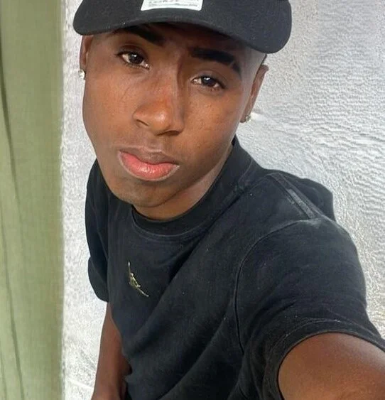 Chris_Hndson Offline XXX-Chat