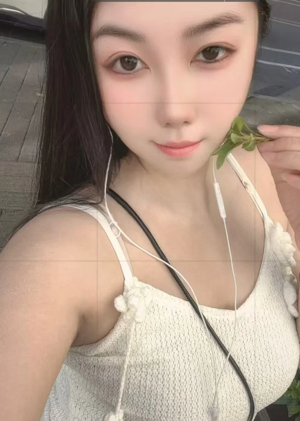 onnifa cover photo