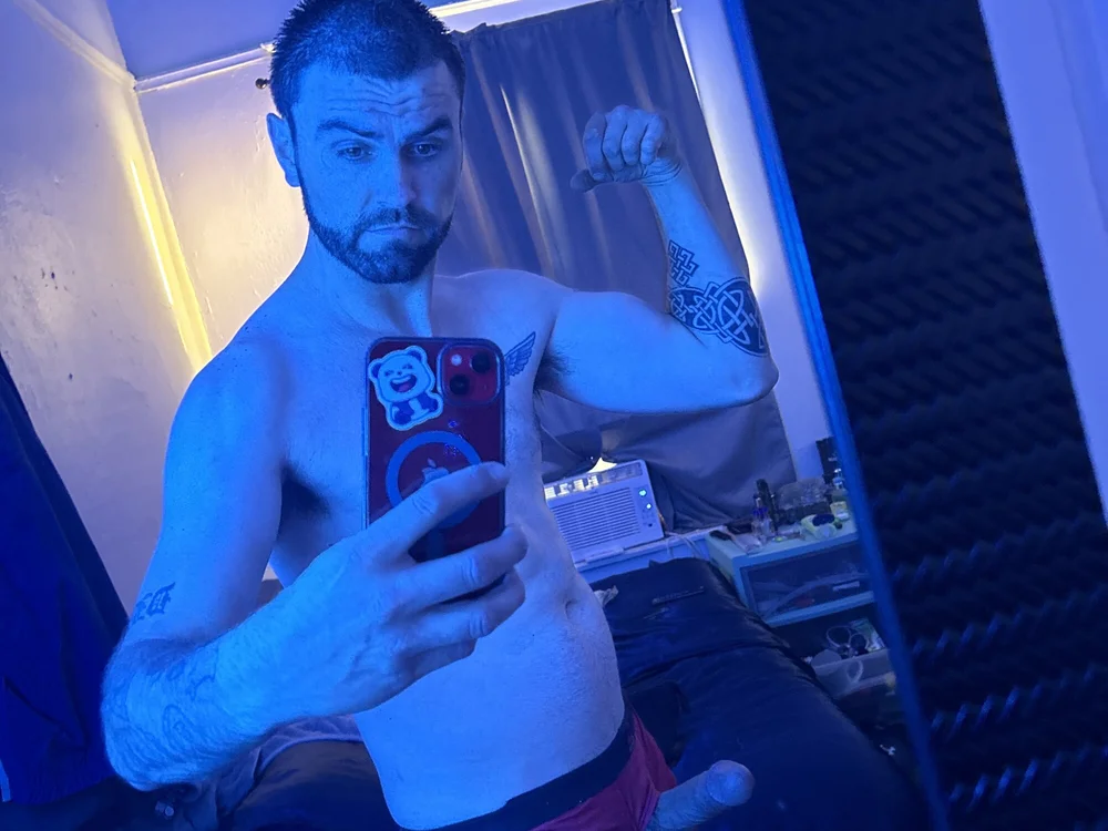 Urfavdilf93's Offline Chat Room