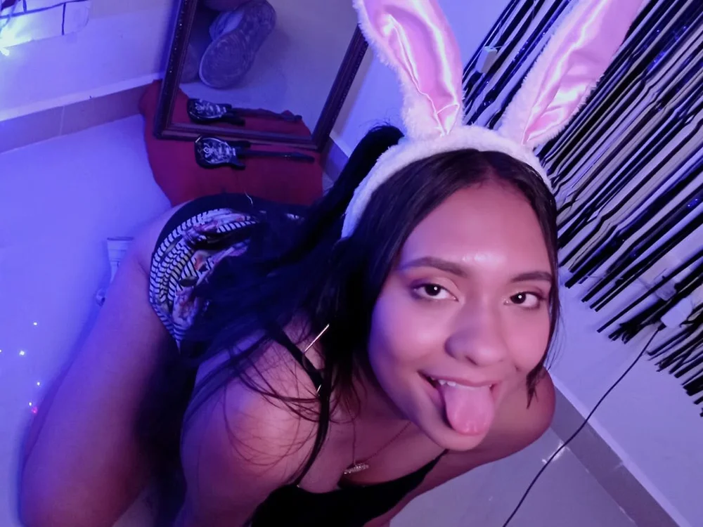 amyedwardss' Offline Chat Room