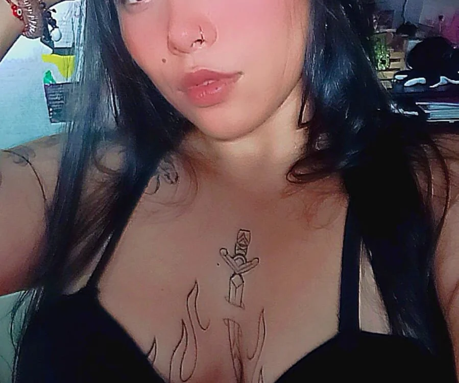 Sara_Santoss' Offline XXX Chat