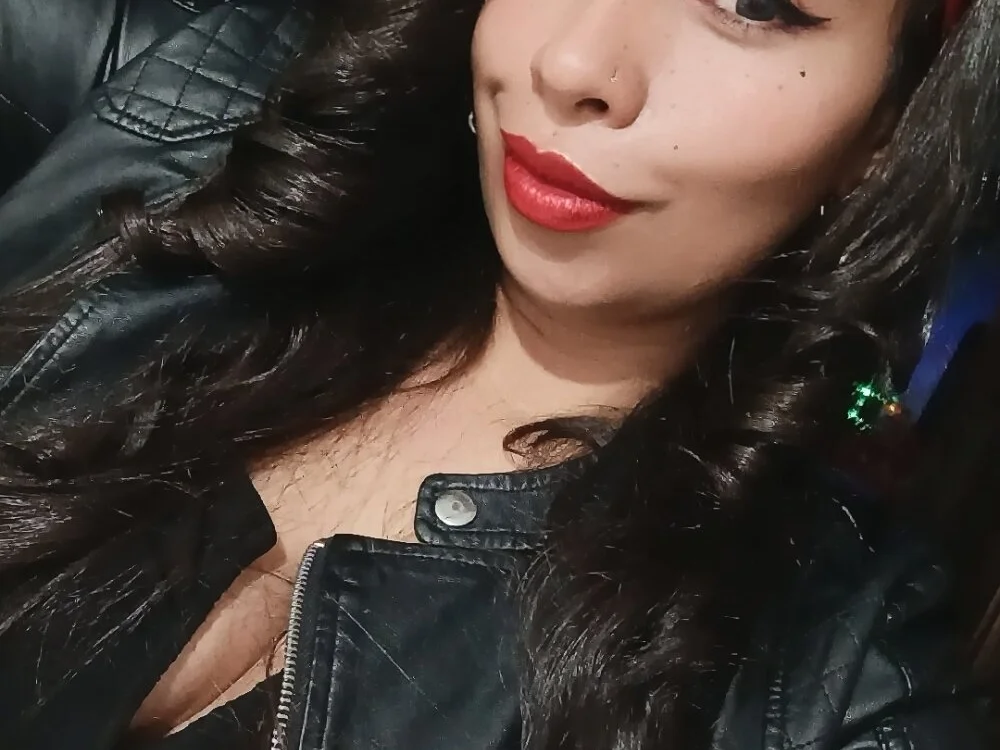 maggiass Chat XXX offline