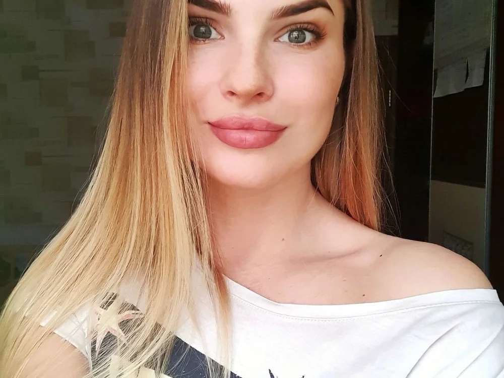 RunawayBlonde's Offline XXX Chat