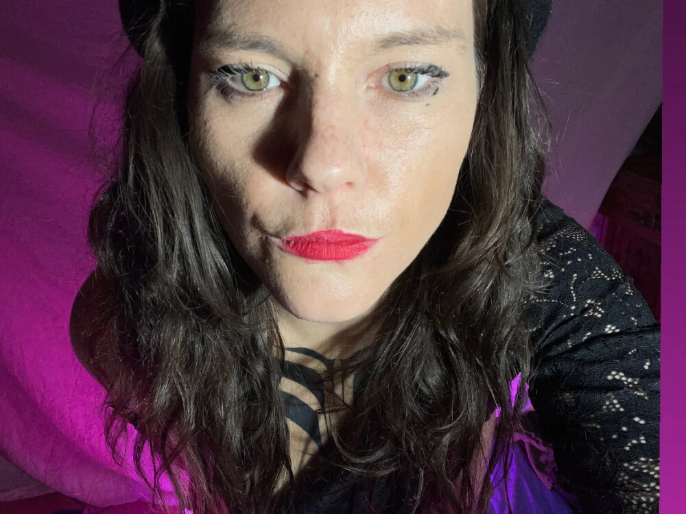 OniricFemme Chat XXX offline