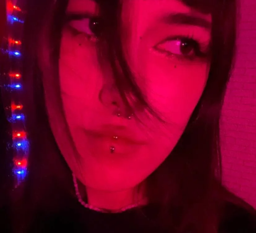 sophie_lean's Offline Chat Room