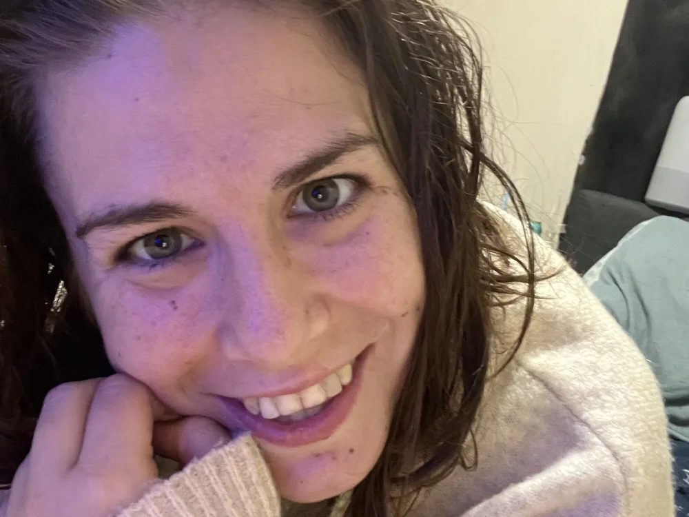 Megzzinbed's Offline Chat Room