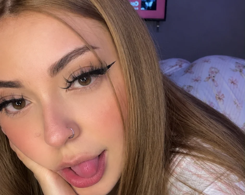 _aileenwood Chat XXX Ngoại tuyến