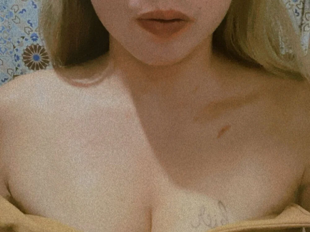 KyeraBBay's Offline Chat Room