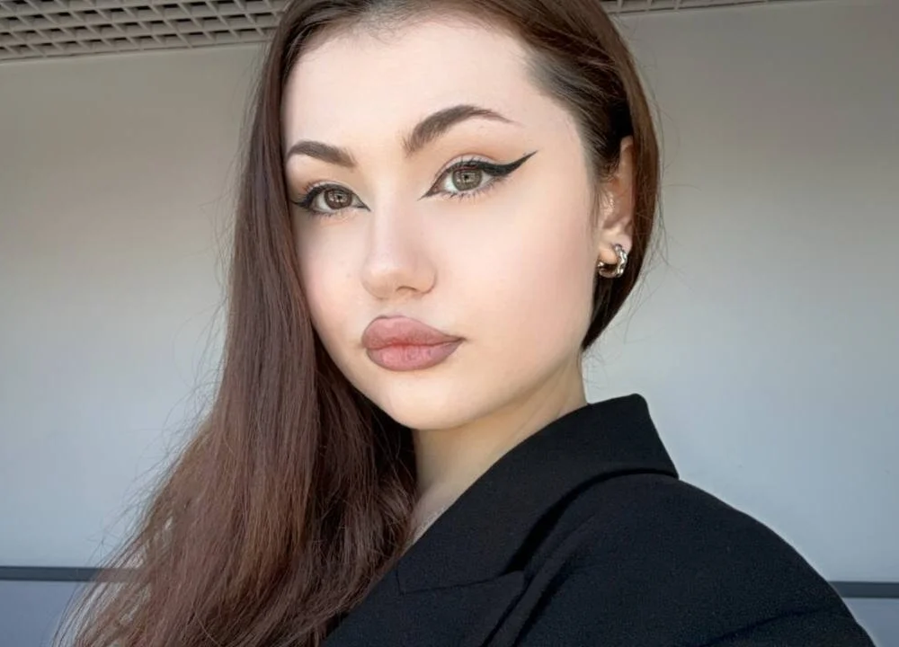 LeilaGravlin offline chatrum