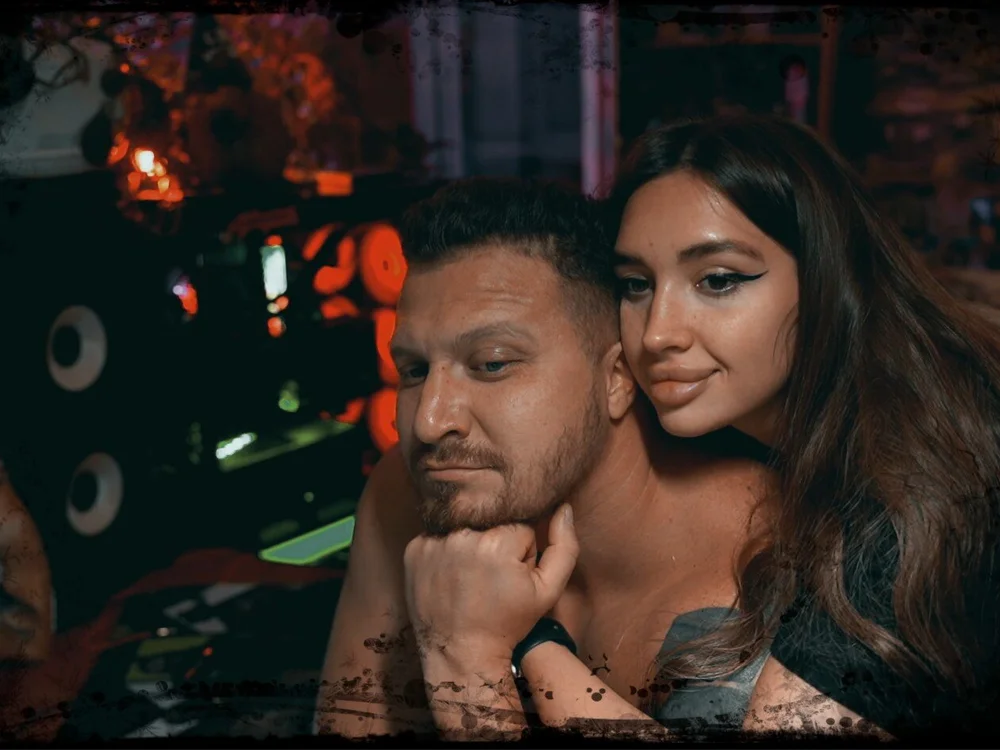 SnakeandTina offline chatrum