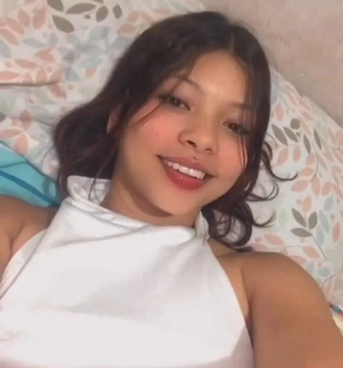 دردشة Chaarlotte_09 الجنسية دون اتصال