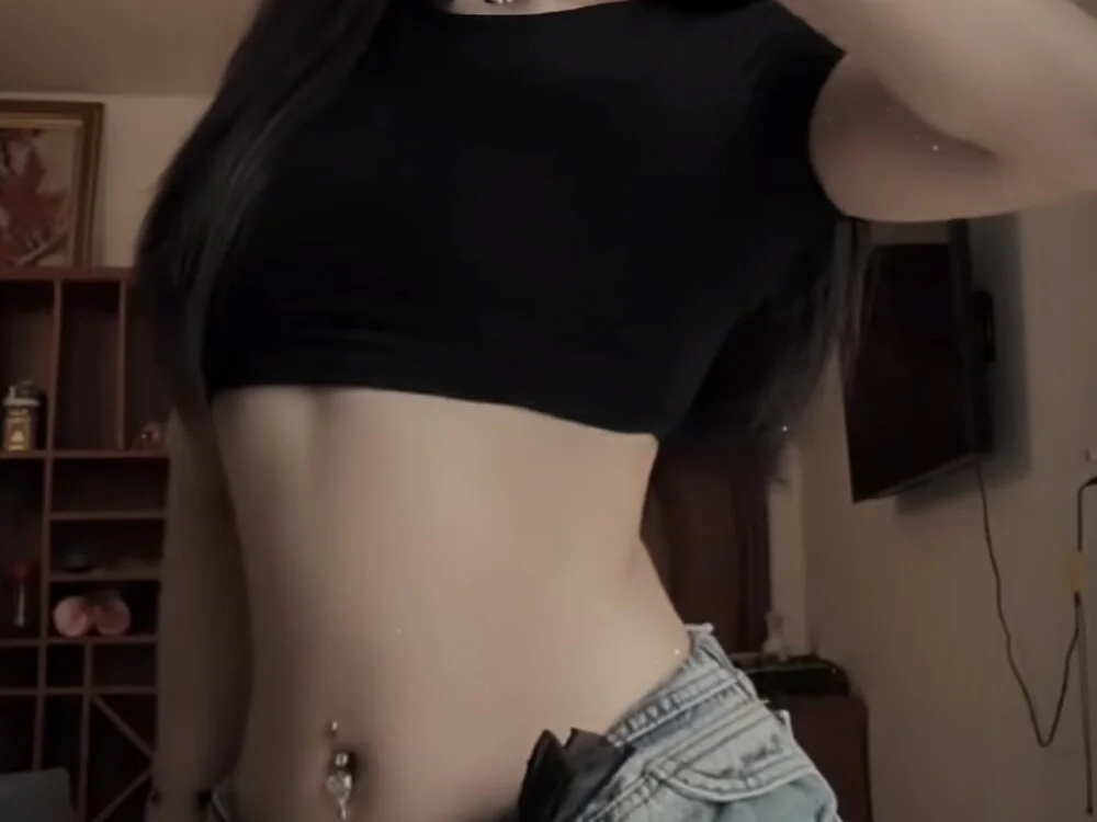 دردشة MGirlCute الجنسية دون اتصال