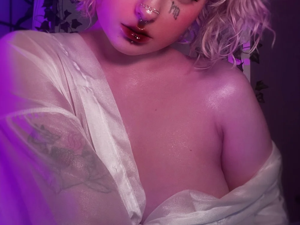 lilatenebris_'s Offline XXX Chat