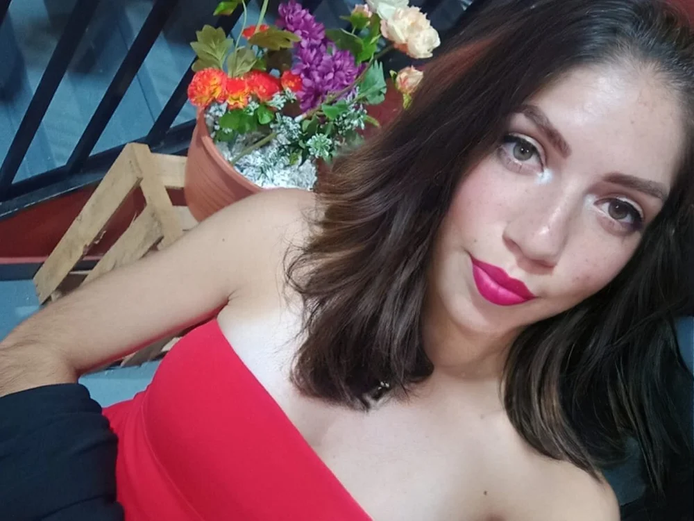 AshleyMonroe_'s Offline Chat Room
