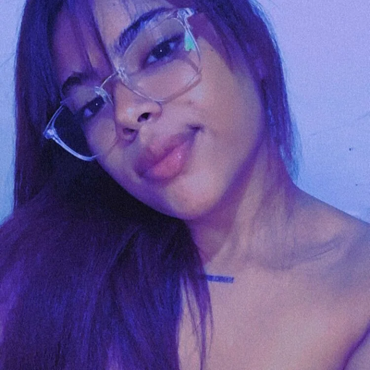 arianabedoya's Offline Chat Room