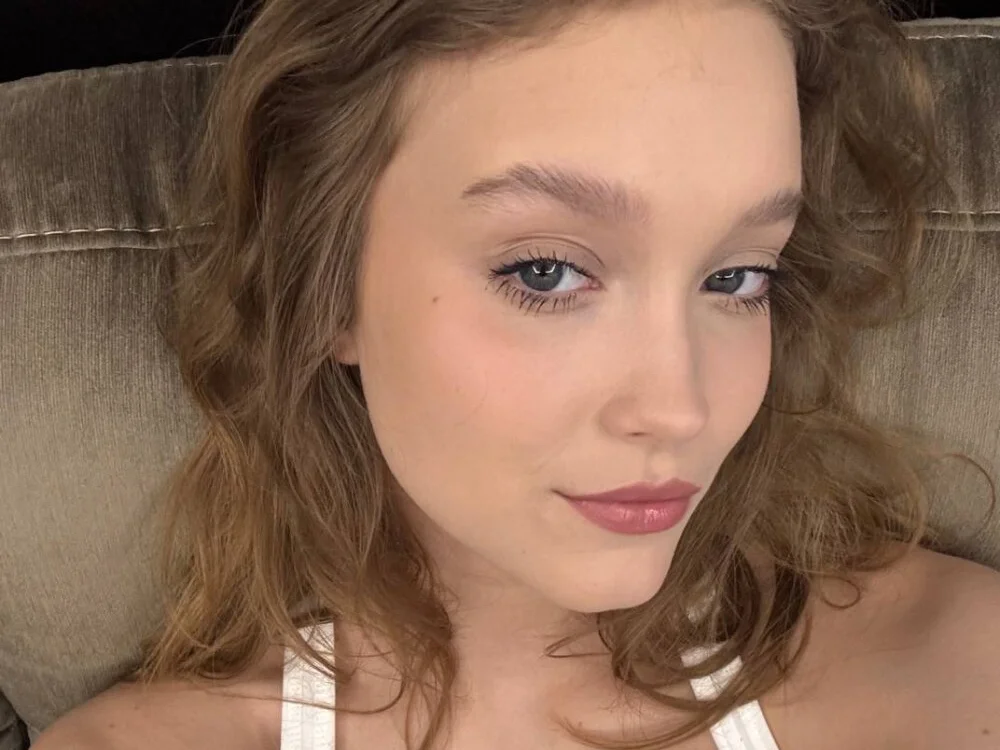 SerrenaAa's Offline XXX Chat