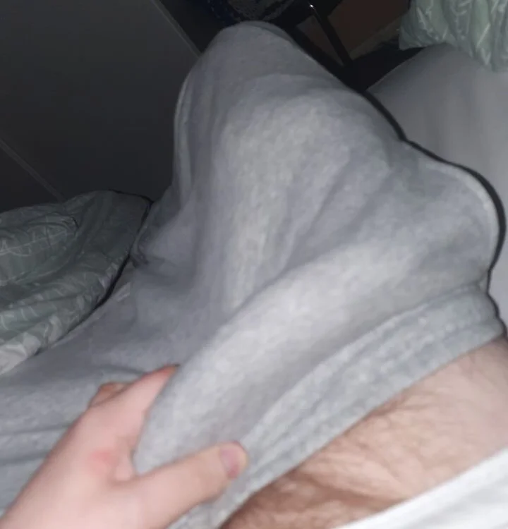 hungaussiebwc's Offline Chat Room