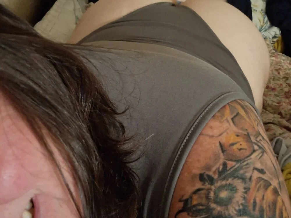 Glitt3rqueen341's Offline XXX Chat