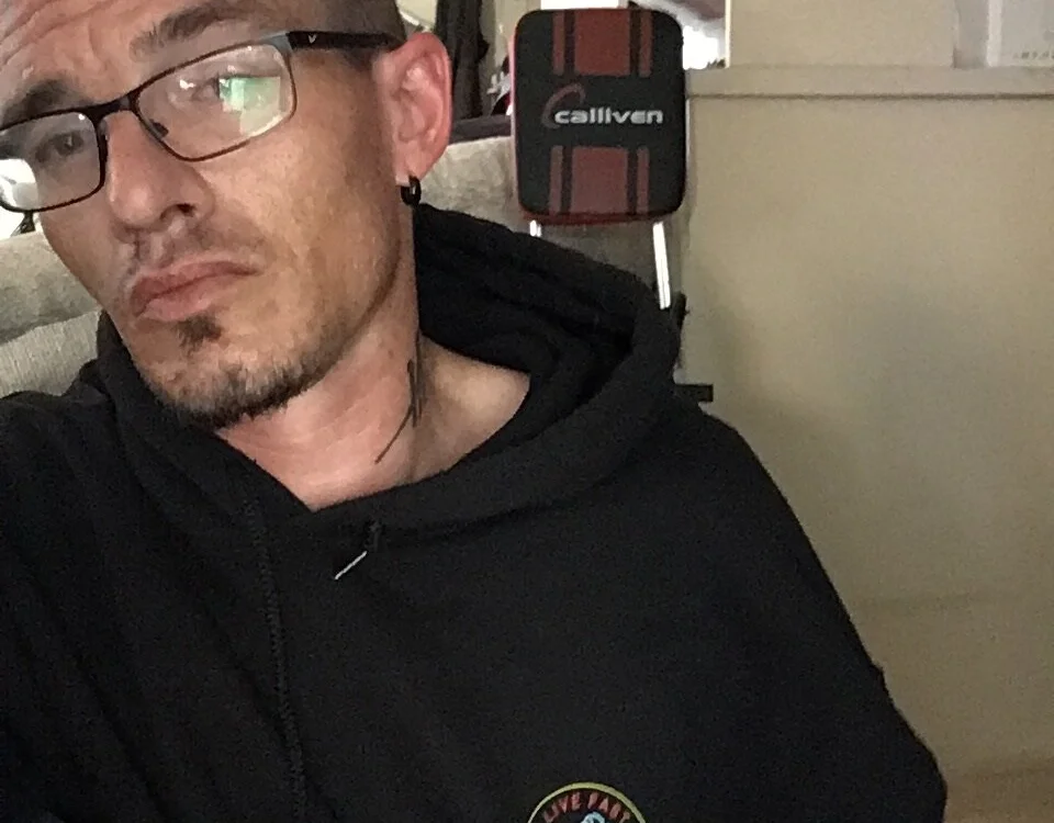 mmmmmmfuckme Offline XXX-Chat