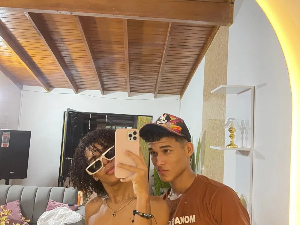 latin_boys_1: офлайн-секс-чат