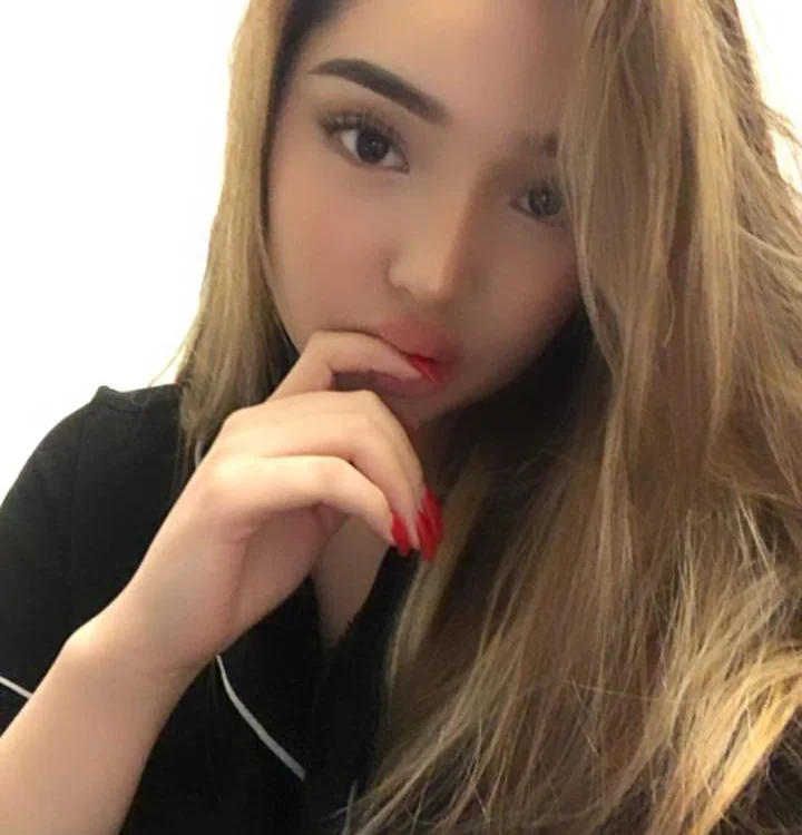 miloniia's Offline Chat Room